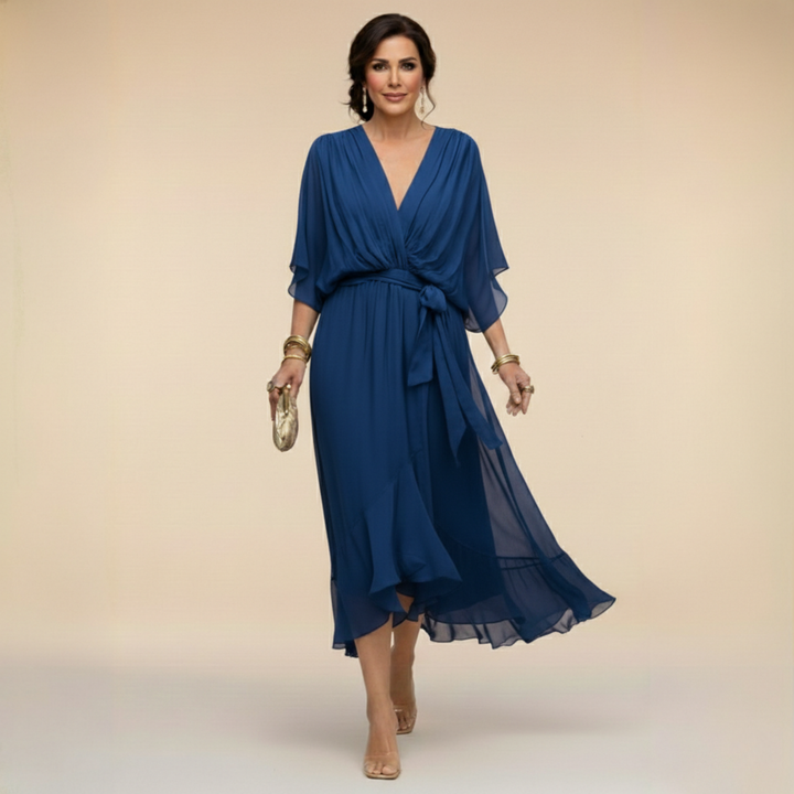 Monique | CHIFFON JURK MET V-HALS™ 2